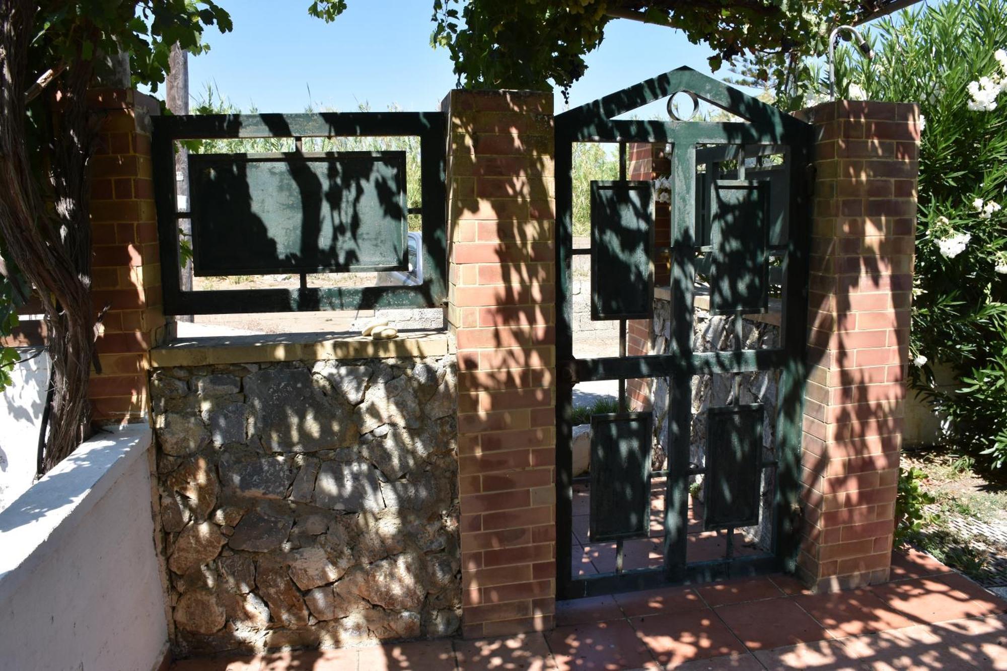 Villa Gerani Gerani  エクステリア 写真